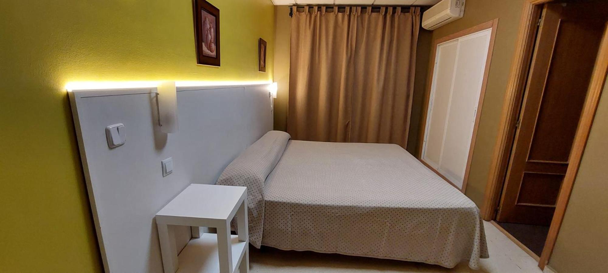 Hostal Ds Velilla de San Antonio Exterior photo