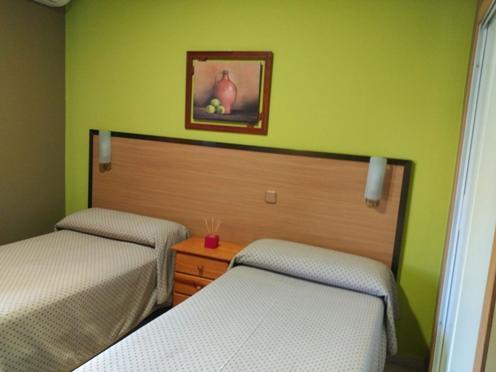 Hostal Ds Velilla de San Antonio Exterior photo